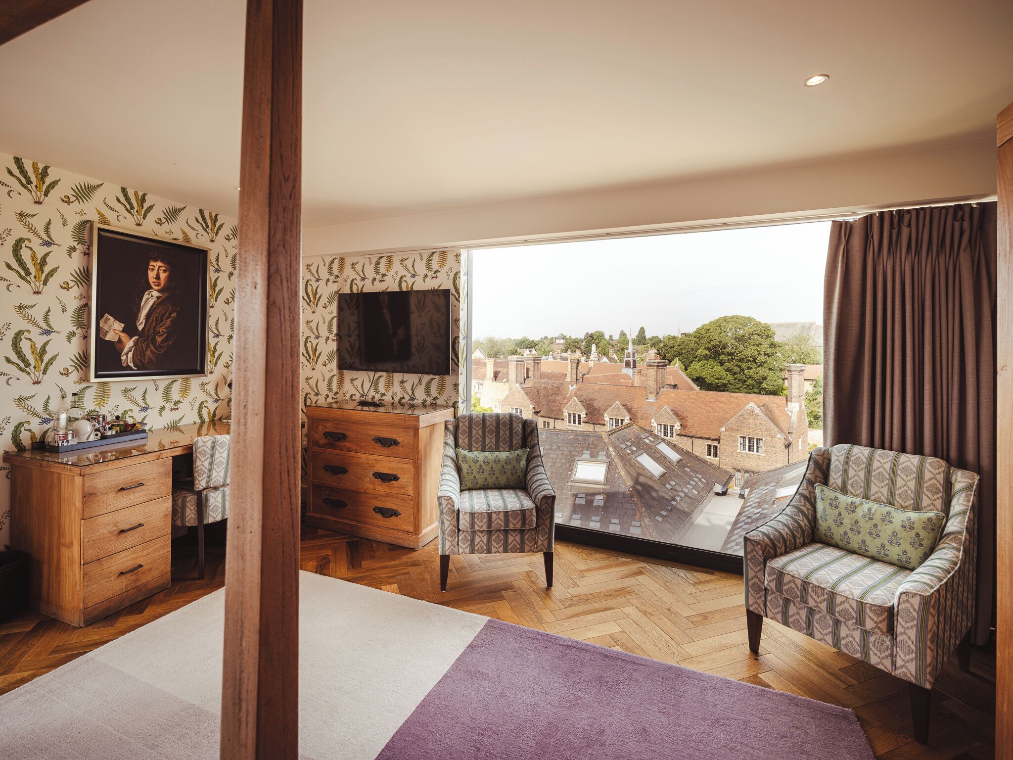 senior room, 1 queen bed (fellows) | premium bedding, in-room safe, individually decorated