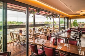 2 restaurants, breakfast served - The Varsity Hotel & Spa (Cambridge)