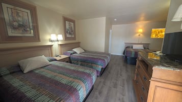 Chambre triple Standard, non-fumeur | Accès au Wi-Fi (inclus)