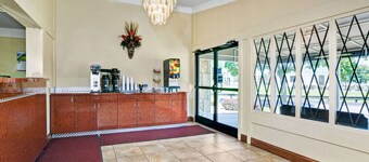 Knights Inn Charleston