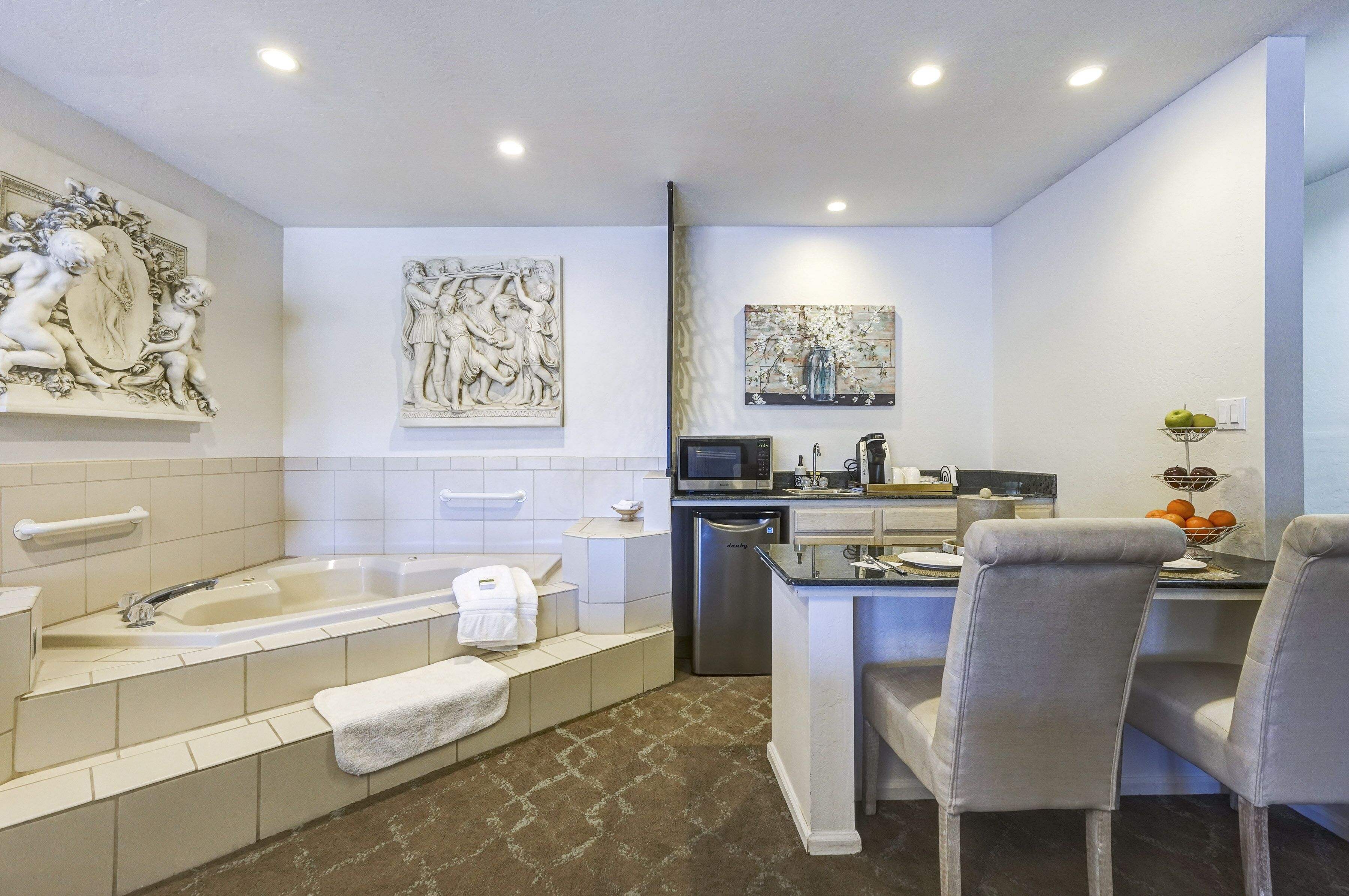 luxury king suite (non-pet friendly) | private kitchenette | fridge, microwave, coffee/tea maker