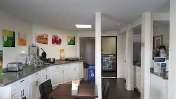 Ilmainen päivittäinen buffetaamiainen