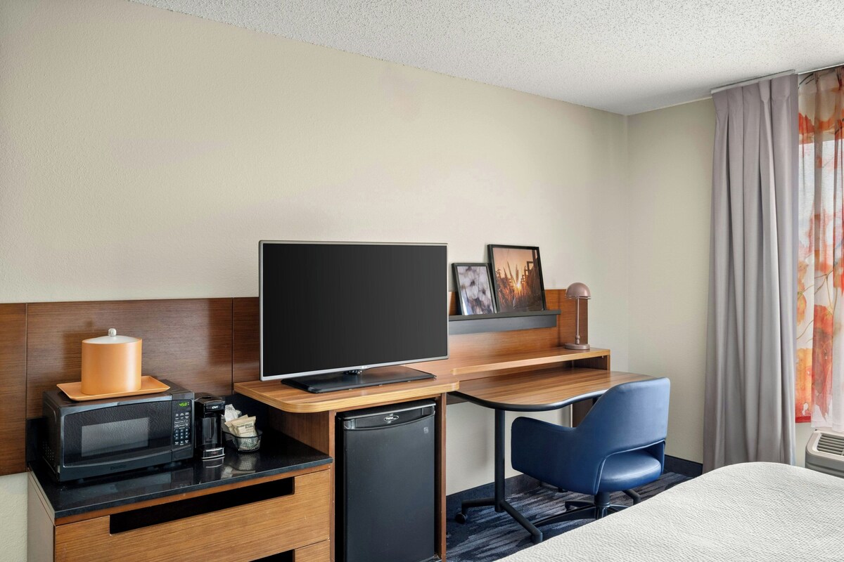 Room, 2 Queen Beds | Premium bedding, desk, laptop workspace, blackout drapes