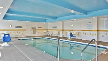 Indendørs pool
