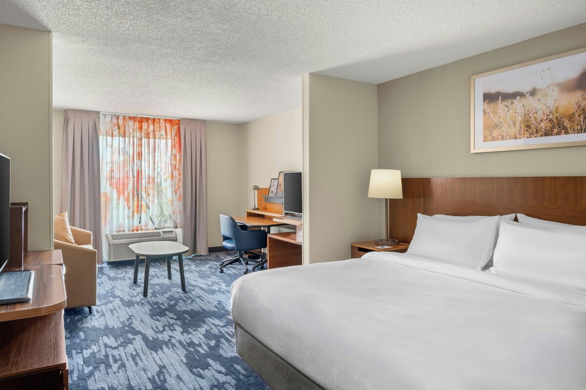 Suite, 1 King Bed with Sofa bed | Premium bedding, desk, laptop workspace, blackout drapes