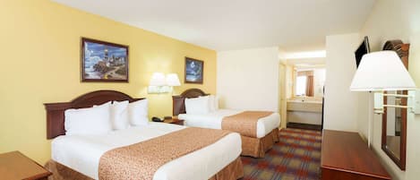 Habitación estándar, 2 camas de matrimonio | Escritorio, espacio para trabajar con un portátil, cortinas opacas