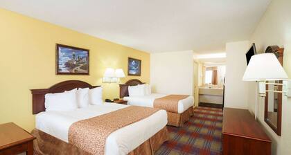 Travelodge by Wyndham Montgomery East