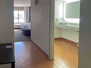 Room, 1 Queen Bed, Accessible, Non Smoking | Premium bedding, desk, blackout drapes, iron/ironing board