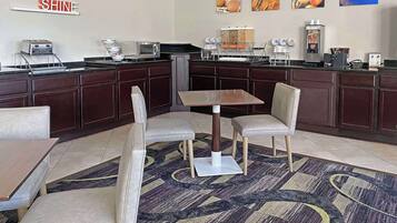 Petit déjeuner préparé à la commande compris tous les jours