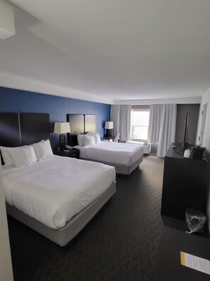 Ropa de cama de alta calidad, escritorio y cortinas blackout 