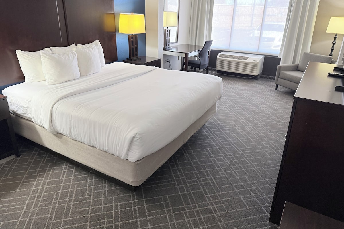 Standard Room, 1 King Bed, Non Smoking