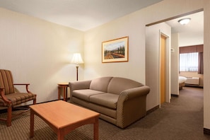 Desk, blackout drapes, iron/ironing board, free WiFi