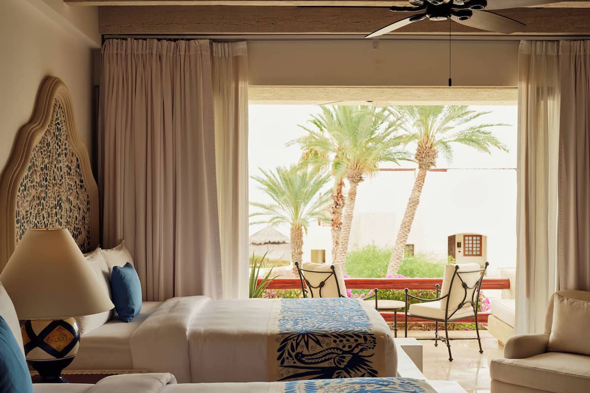 Two Bedroom Gardenview Residence | Egyptiska bomullslakan, sängtillbehör av högsta kvalitet och duntäcken