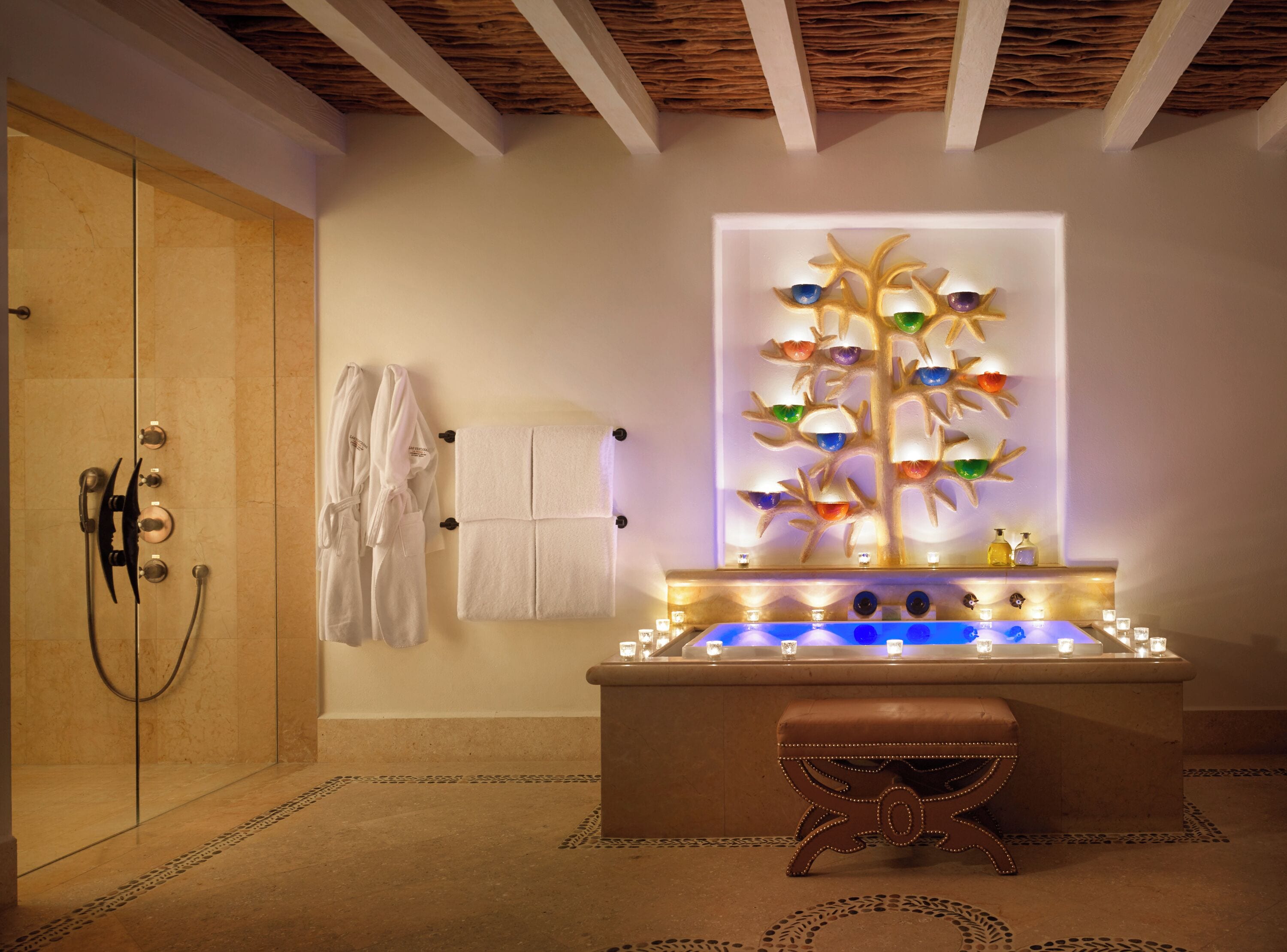 Egyptian cotton sheets, premium bedding, down duvets, pillow-top beds