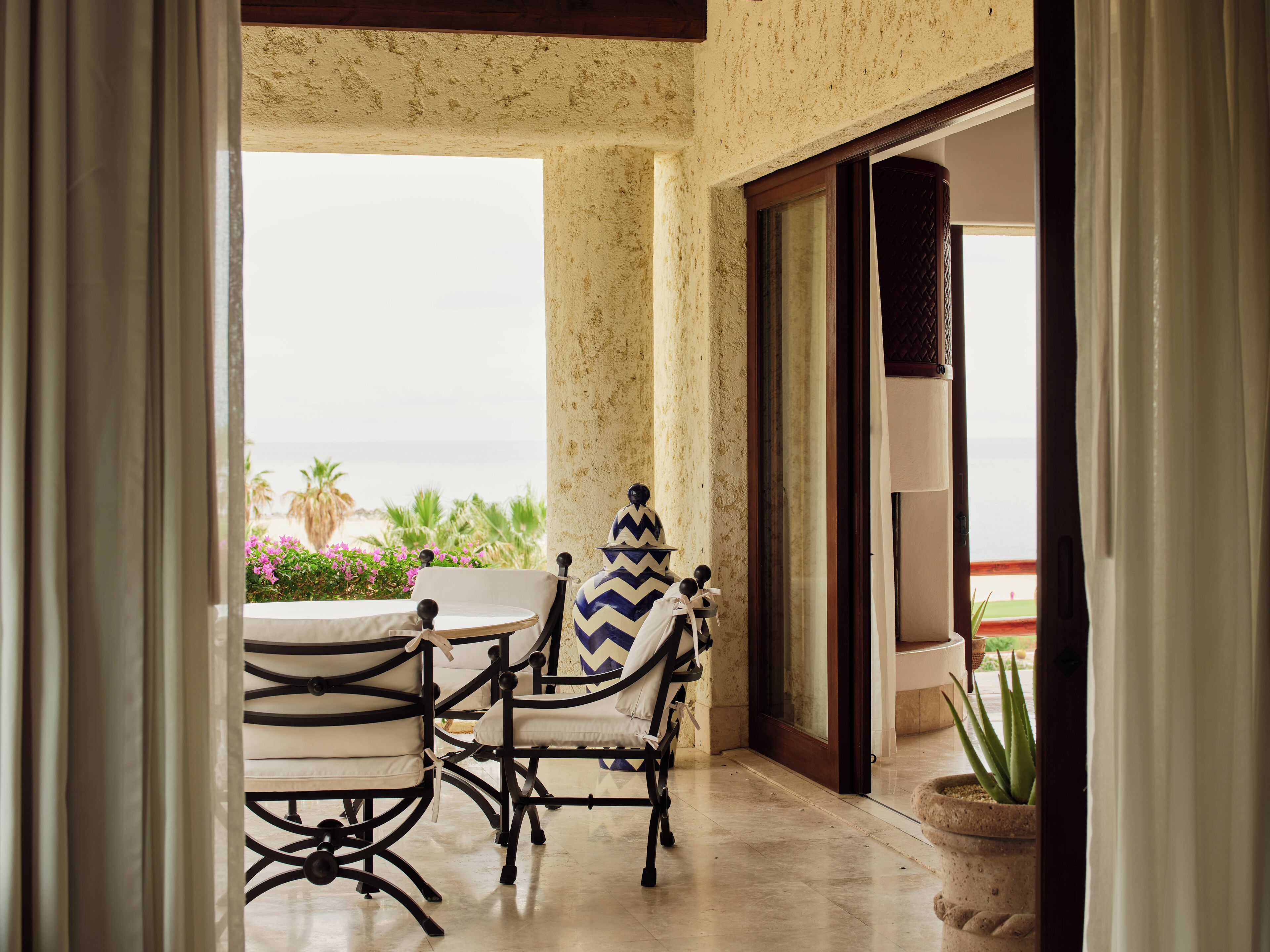 Two Bedroom Gardenview Residence | Lakens van Egyptisch katoen, luxe beddengoed, donzen dekbedden