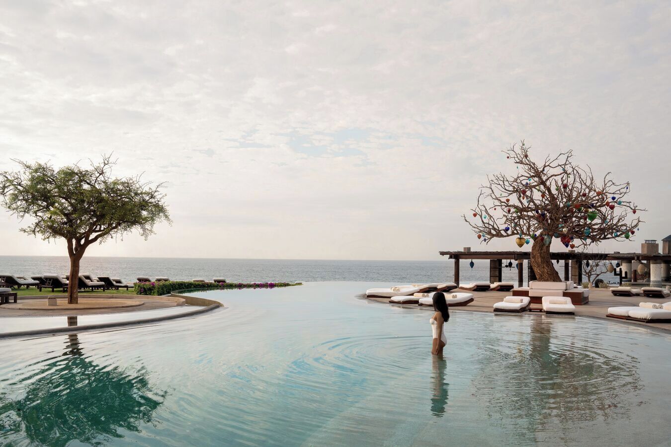 8 outdoor pools, pool cabanas (surcharge), pool umbrellas