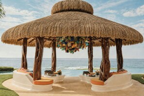 A thatched-roof gazebo with a view of the ocean. - Las Ventanas al Paraiso, A Rosewood Resort (San José del Cabo)