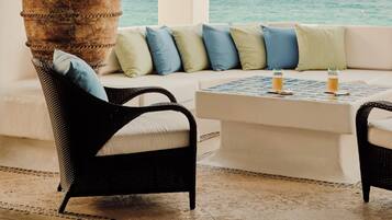 Ocean Front Rooftop Terrace King Size Bed Junior Suite | Utsikt mot havet/stranden