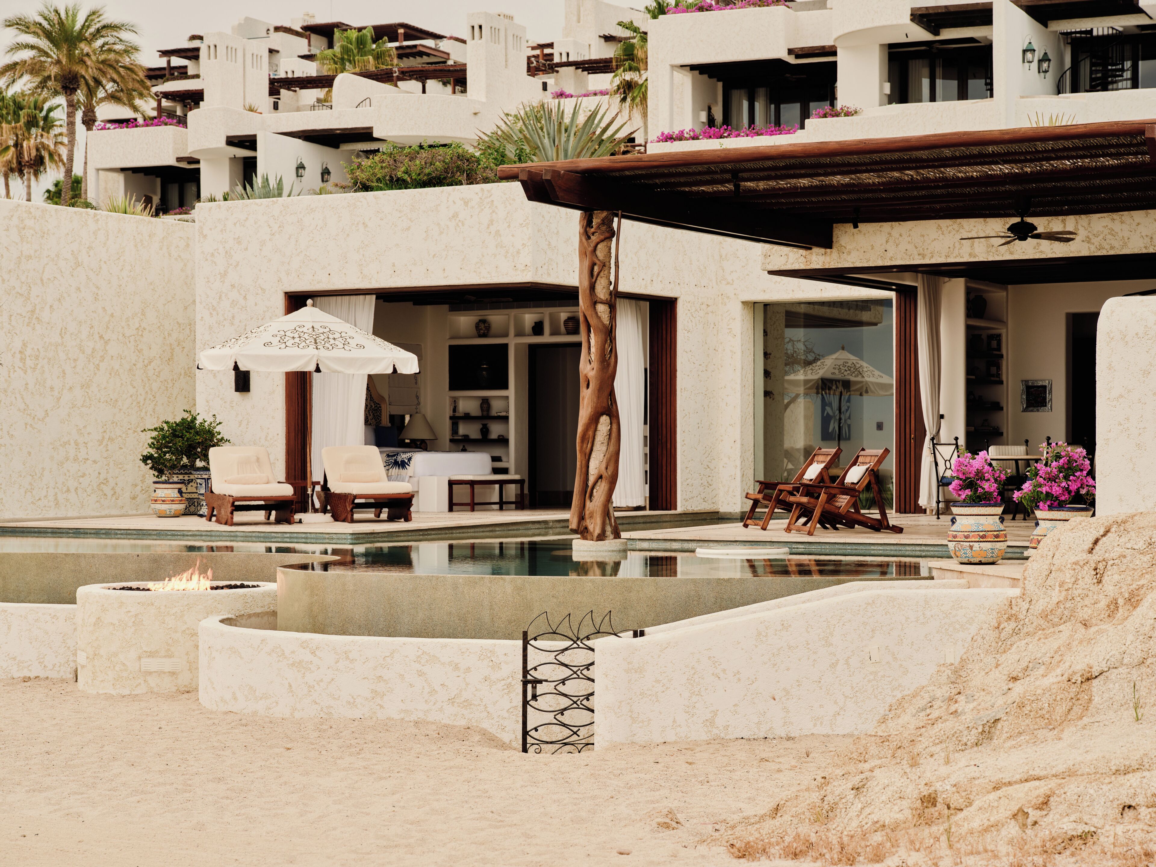 Two Bedroom Beachfront Signature Villa | Uitzicht op strand/zee