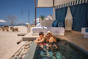 8 outdoor pools, cabanas (surcharge), pool umbrellas - Las Ventanas al Paraiso, A Rosewood Resort (San José del Cabo)