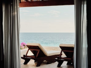 Three Bedroom Oceanview Villa | Terraza o patio