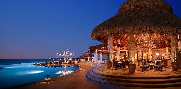 5 restaurants, breakfast, lunch, dinner served; Italian cuisine - Las Ventanas al Paraiso, A Rosewood Resort (San José del Cabo)