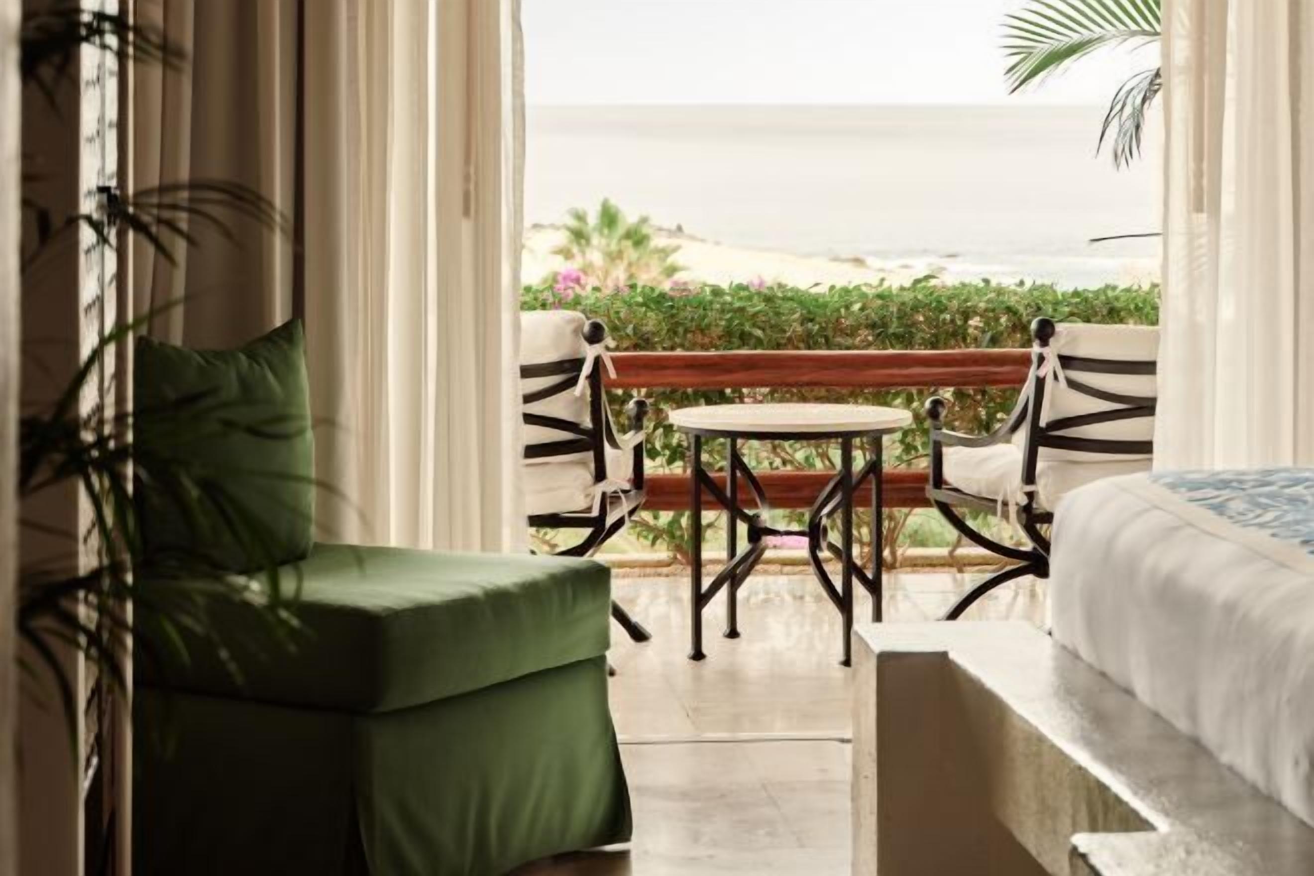 Egyptian cotton sheets, premium bedding, down duvets, pillow-top beds