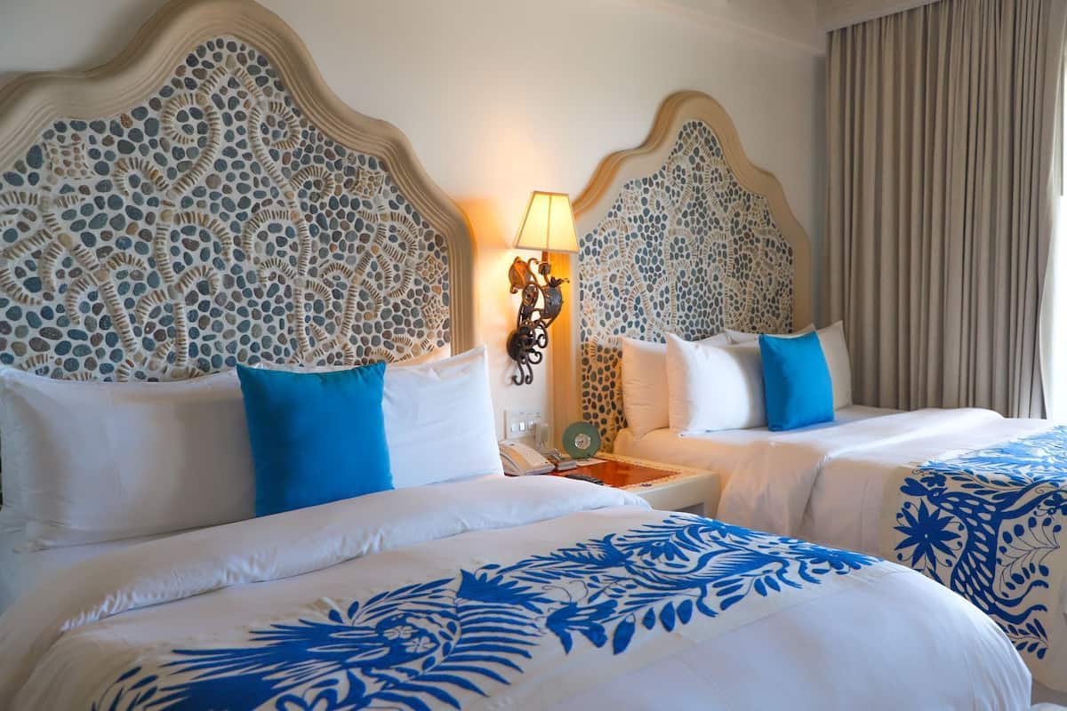 Egyptian cotton sheets, premium bedding, down duvets, pillow-top beds