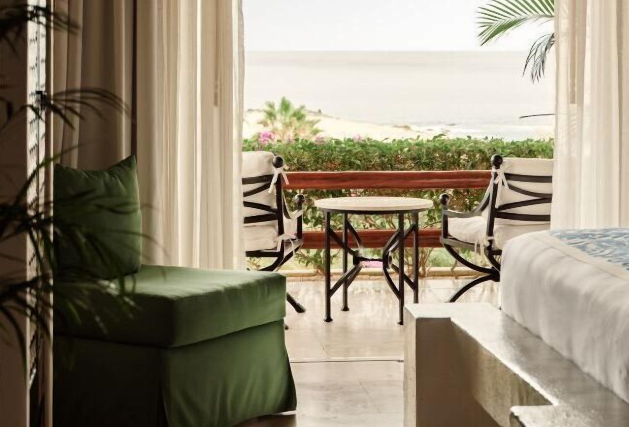 Egyptian cotton sheets, premium bedding, down comforters, pillowtop beds