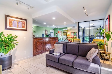 Lobby. Quality Inn & Suites Creedmoor - Butner