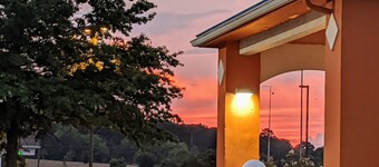 Quality Inn & Suites Decatur - Priceville I-65