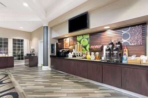 Free daily continental breakfast 