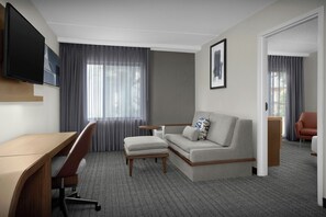 Suite, 1 King Bed with Sofa bed | Living area | 42-inch Smart TV with cable channels, TV, Netflix - Courtyard By Marriott Dallas DFW Airport North/Irving (Irving)