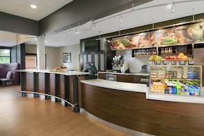 Breakfast, lunch, dinner served; American cuisine