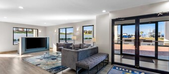 デイズ イン バイ ウィンダム エンタープライズ