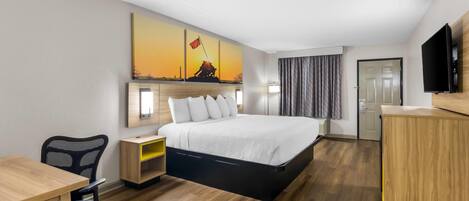 Standard Room, 1 King Bed | In-room safe, desk, rollaway beds, free WiFi