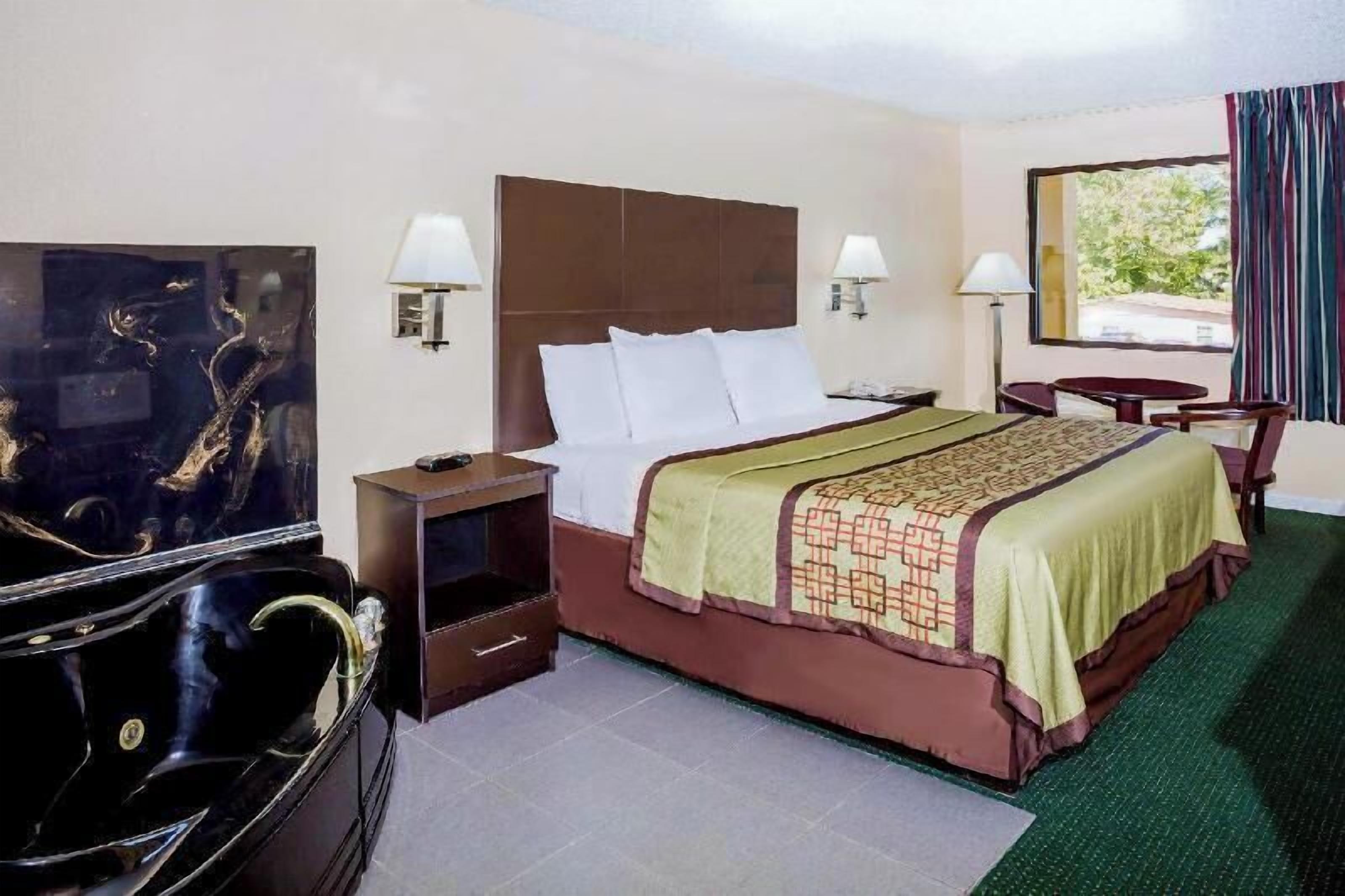 In-room safe, desk, rollaway beds, free WiFi