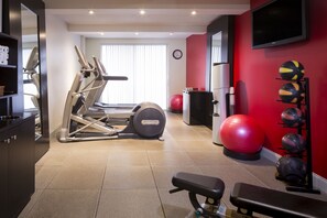 Fitness facility - DoubleTree by Hilton Raleigh - Brownstone - University (Raleigh)