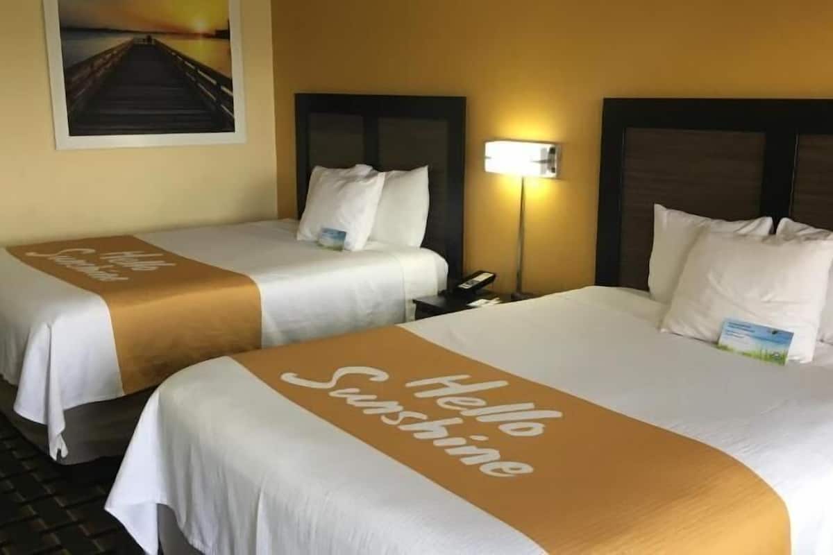 Coffres-forts dans les chambres, bureau, fer et planche Ă repasser
