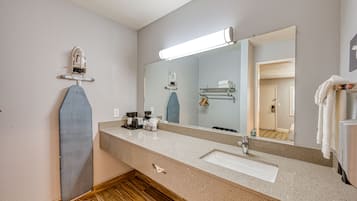 Family Room | Bathroom