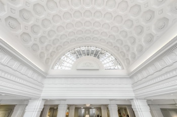 Hotel entrance and lobby at Hamilton Hotel Washington DC