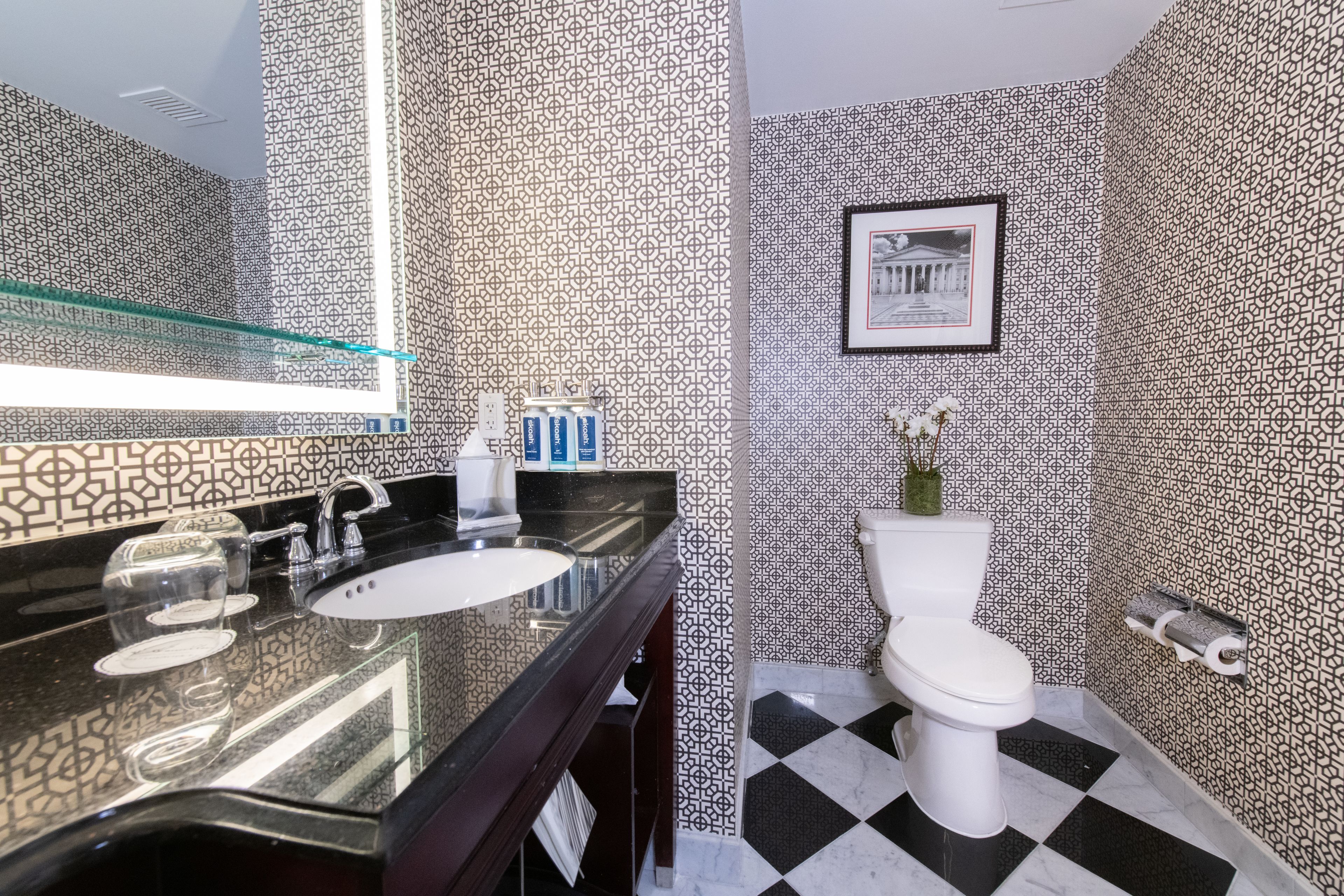 combined shower/bathtub, free toiletries, hair dryer, towels