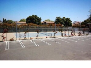 Tennis court - Motel 6 Santa Maria, CA - South (Santa Maria)