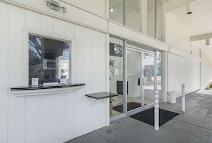 Entrée de l’hébergement
