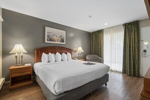 Blendingsgardiner, strykejern/-brett, wi-fi (inkludert) og sengetøy