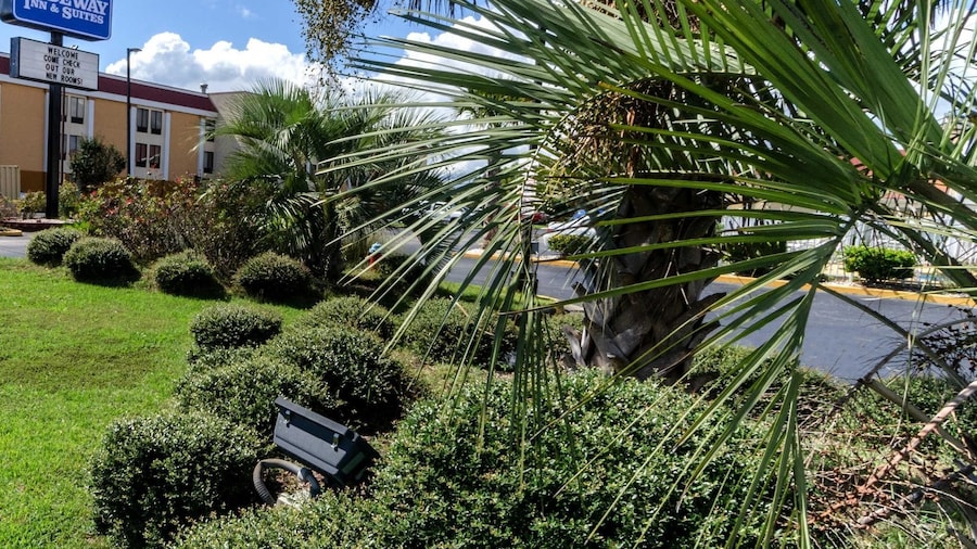 Rodeway Inn & Suites Jacksonville near Camp Lejeune