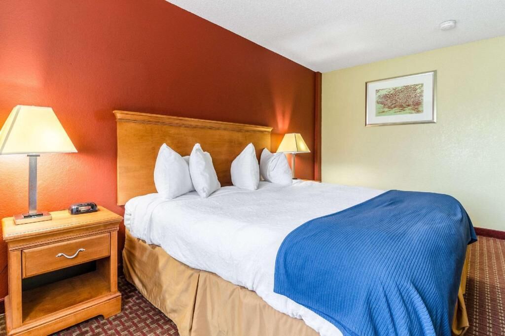 In-room safe, desk, iron/ironing board, free cots/infant beds