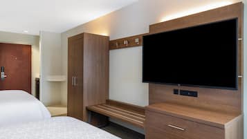 Premium bedding, in-room safe, desk, iron/ironing board