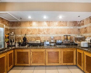 Free buffet breakfast  - Sleep Inn Bessemer Helena (Bessemer)