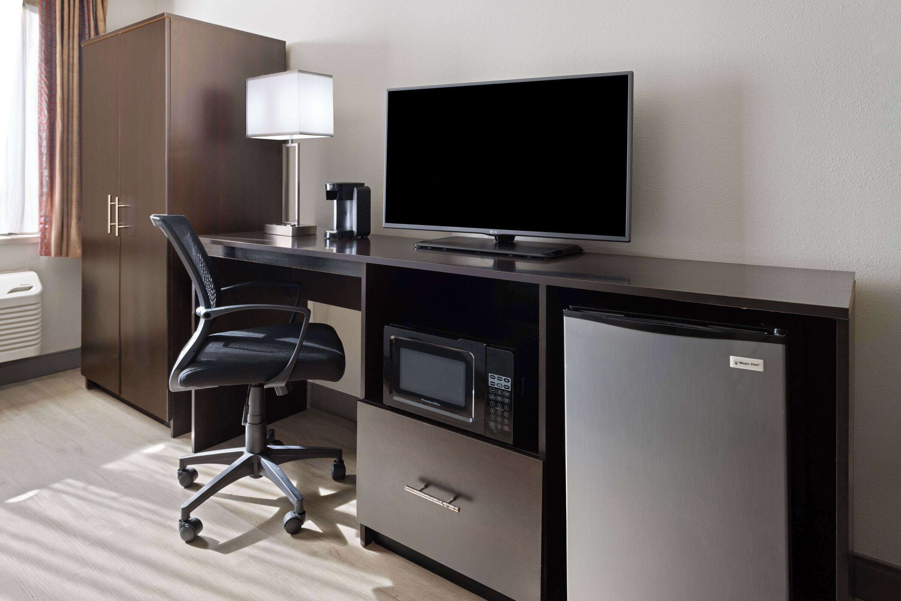 客房, 1 張加大雙人床, 非吸煙房 (Mobility) | 埃及棉床單、高級寢具、布置獨特、書桌